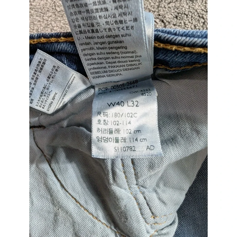 Levi's 505 Regular Fit Jeans Men's Size 40x32 Medium Wash